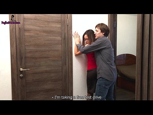 ❤️ Agent de béns arrels sexy li fa una pata de cony i es folla mentre ven el seu apartament - Krempai ❤ Putes a nosaltres ❌️