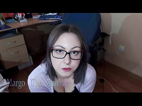 ❤️ Noia sexy amb ulleres xucla un consolador profundament davant la càmera ❤ Putes a nosaltres ❌️