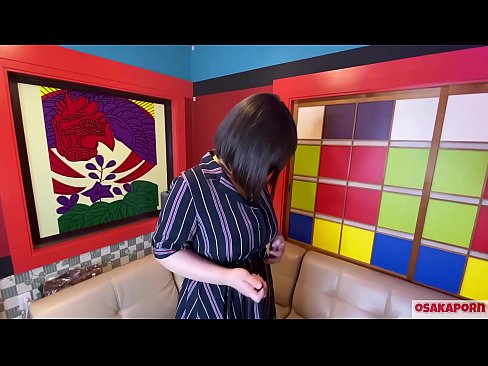 ❤️ Una maca japonesa de grans tetes es masturba amb joguines sexuals i té un orgasme. Ella parla en una entrevista de la seva putada experiència. Tetes enormes i cony pelut gemegant fort. Osakaporn ❤ Putes a nosaltres ❌️