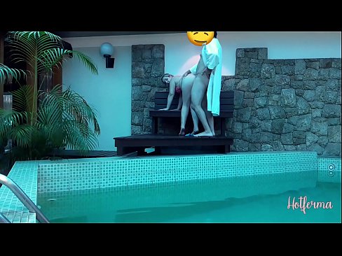 ❤️ El cap convida la criada a la piscina, però no va poder resistir-se a una calor ❤ Putes a nosaltres ❌️